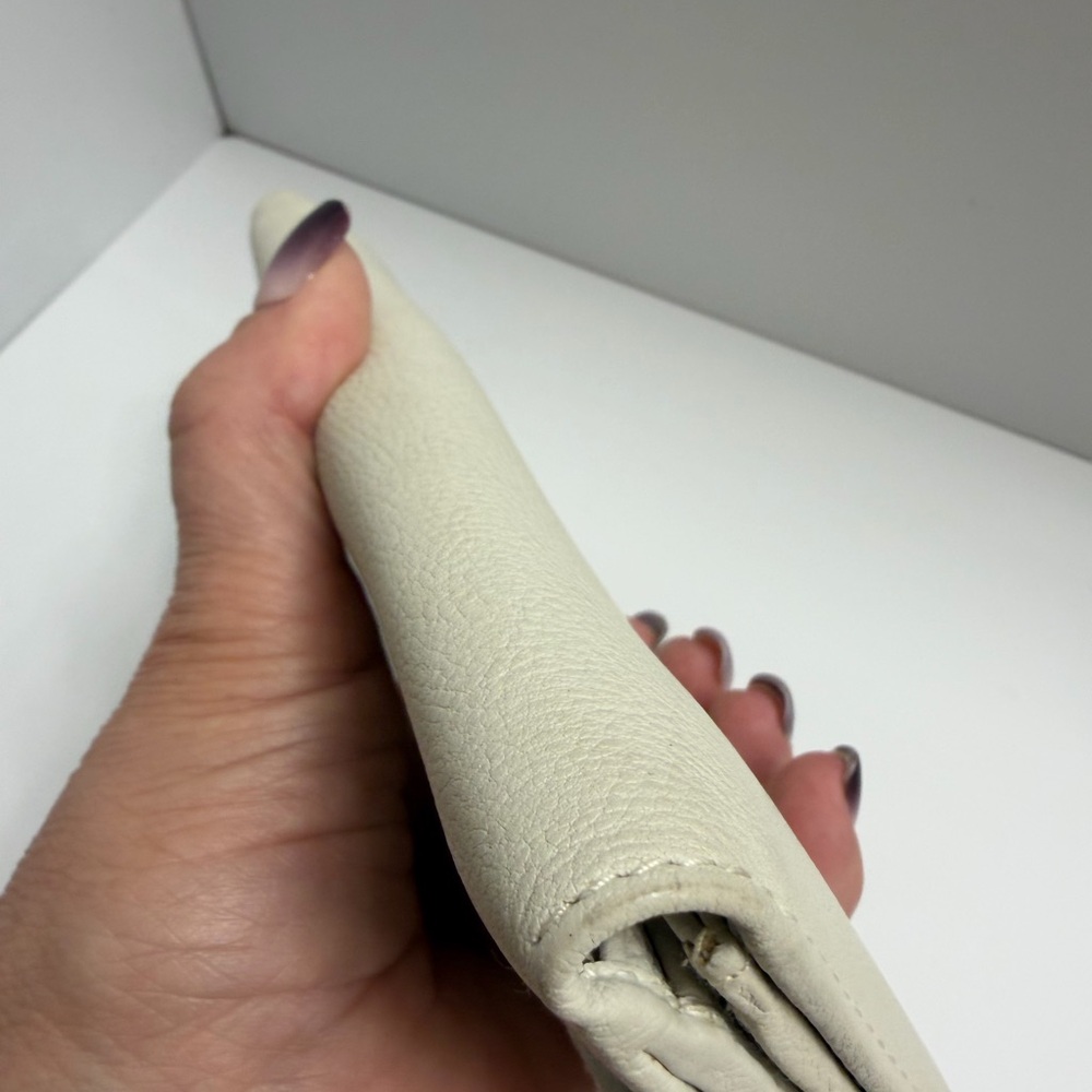 Dior Vintage Off-White Leather Women's Wallet - Picture 5 of 12